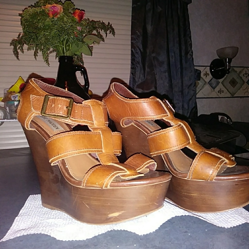 Wedge heels